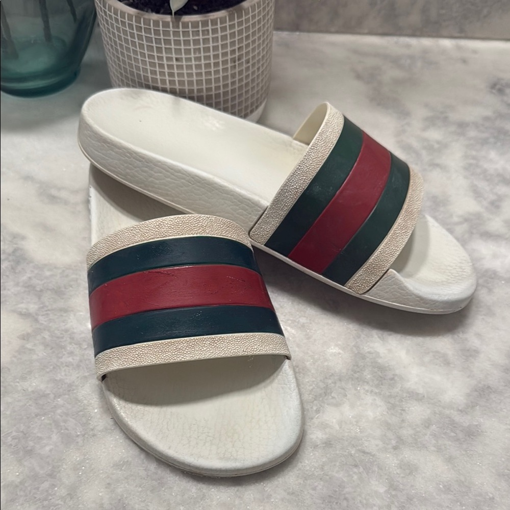 Gucci slides men's 7 womens 9.5
